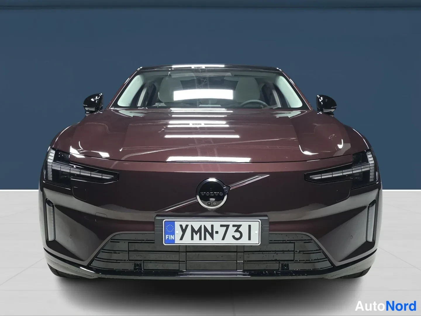 Punainen Volvo ES90 2026, edestä, kuva 3