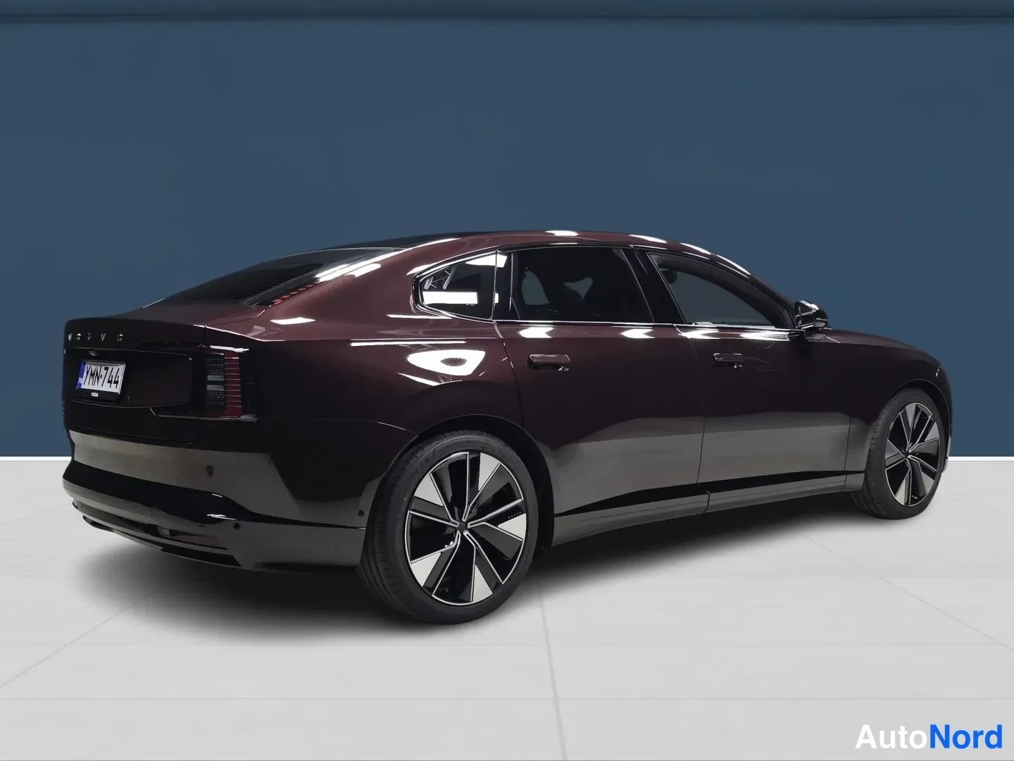 Punainen Volvo ES90 2026, takaviisto, kuva 4