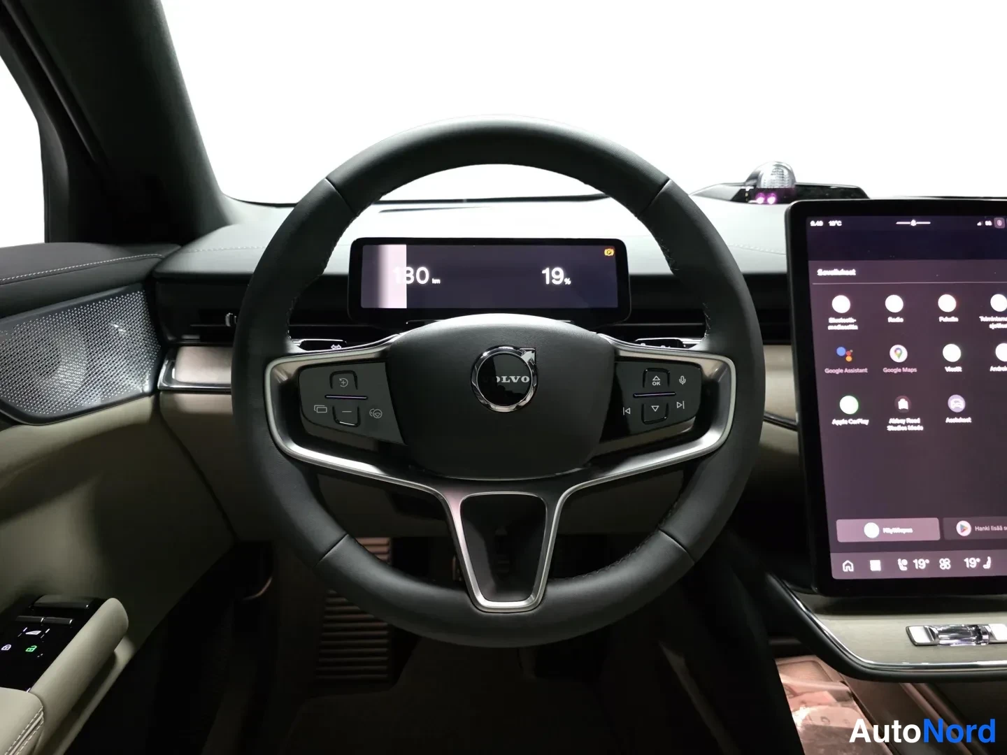 Punainen Volvo ES90 2026, kuva 11
