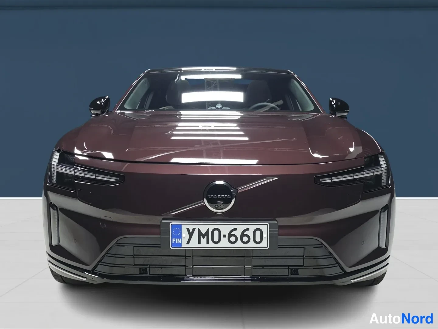Punainen Volvo ES90 2026, edestä, kuva 3