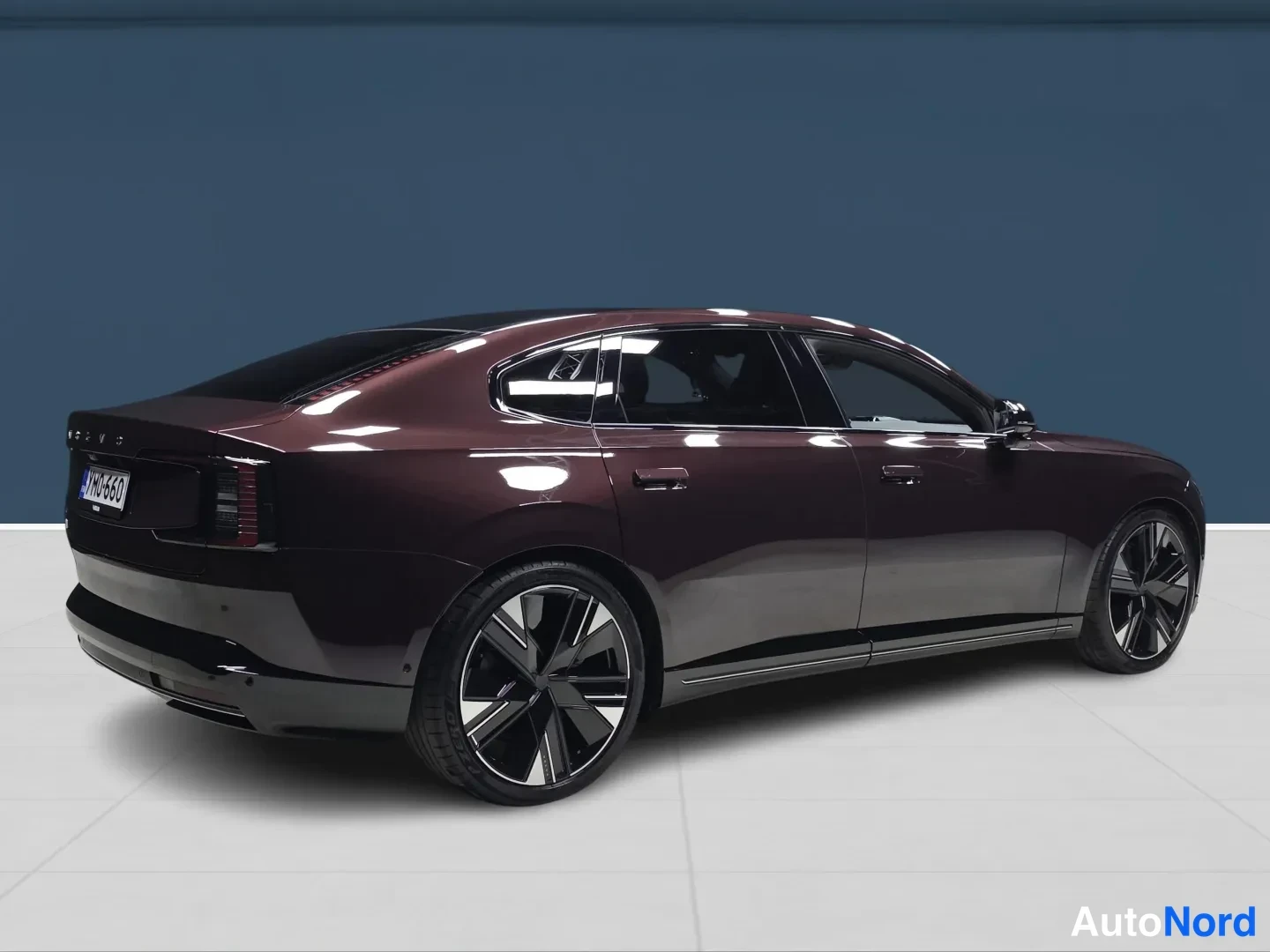 Punainen Volvo ES90 2026, takaviisto, kuva 4