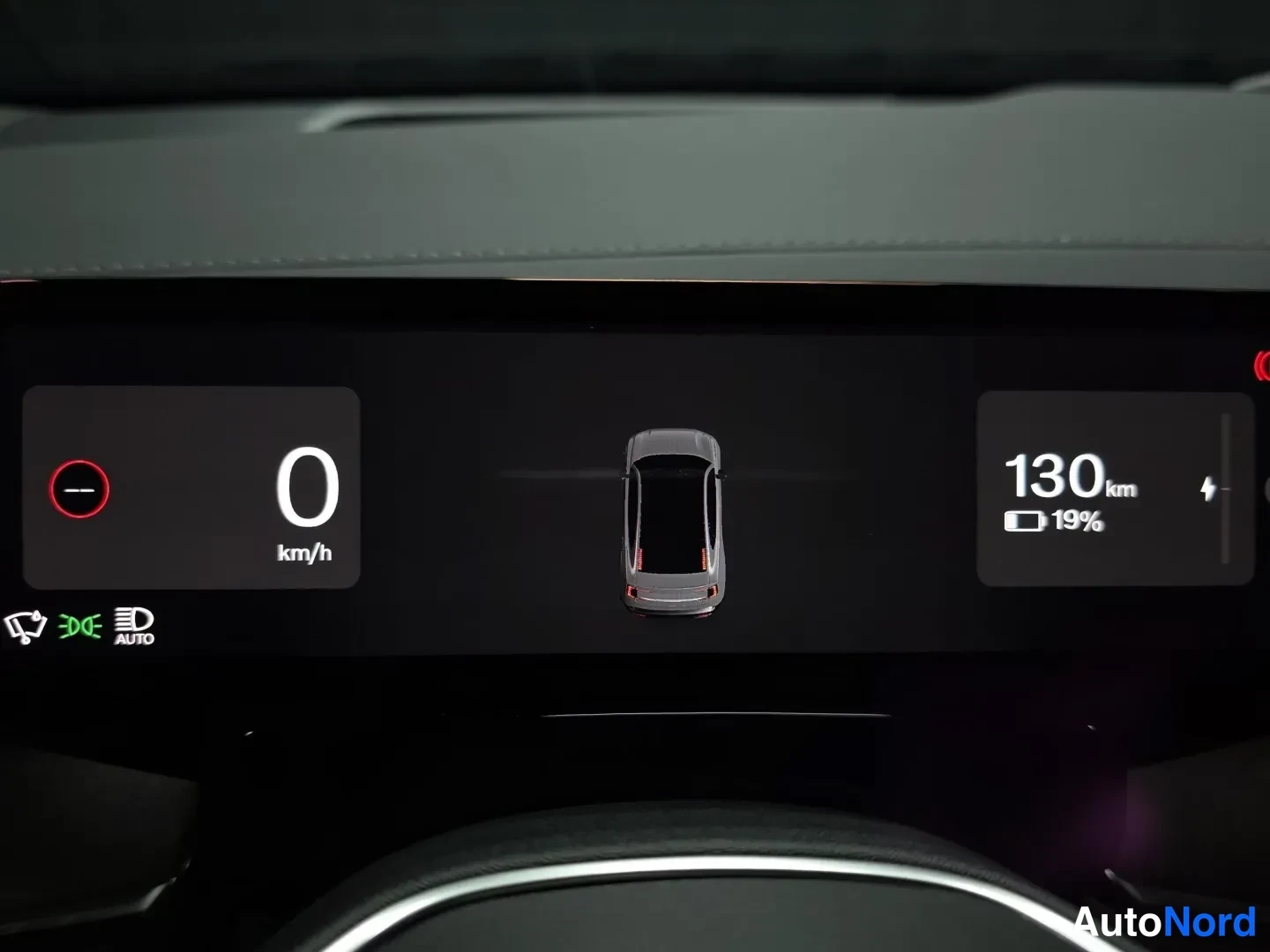 Punainen Volvo ES90 2026, kuva 9