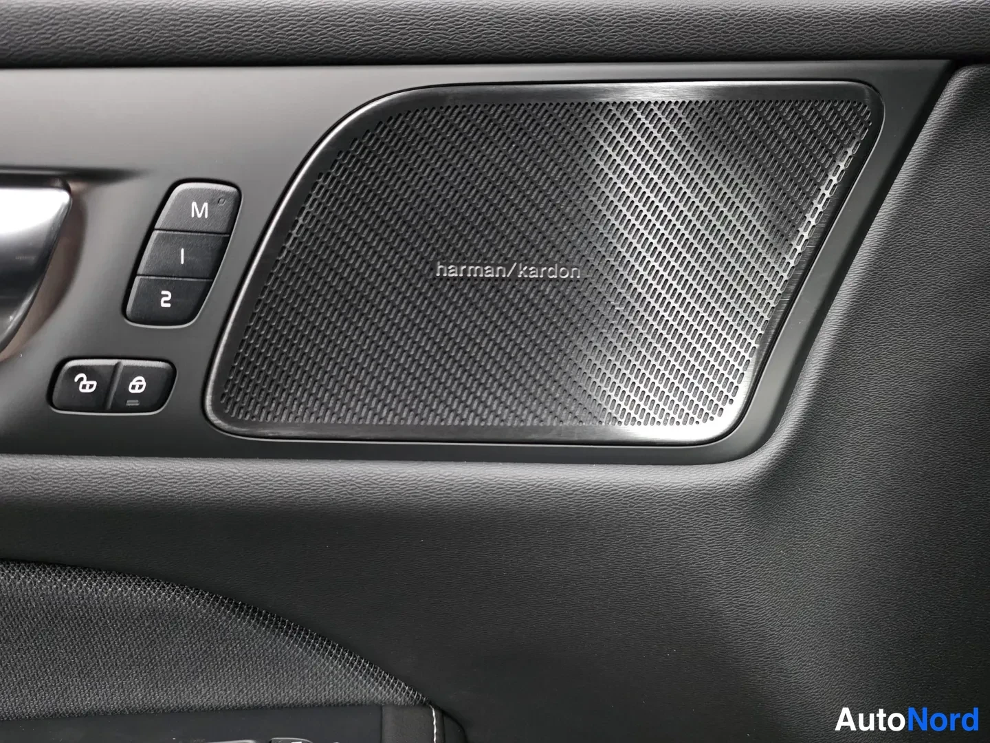 Svart Volvo V60 2026, bild 15
