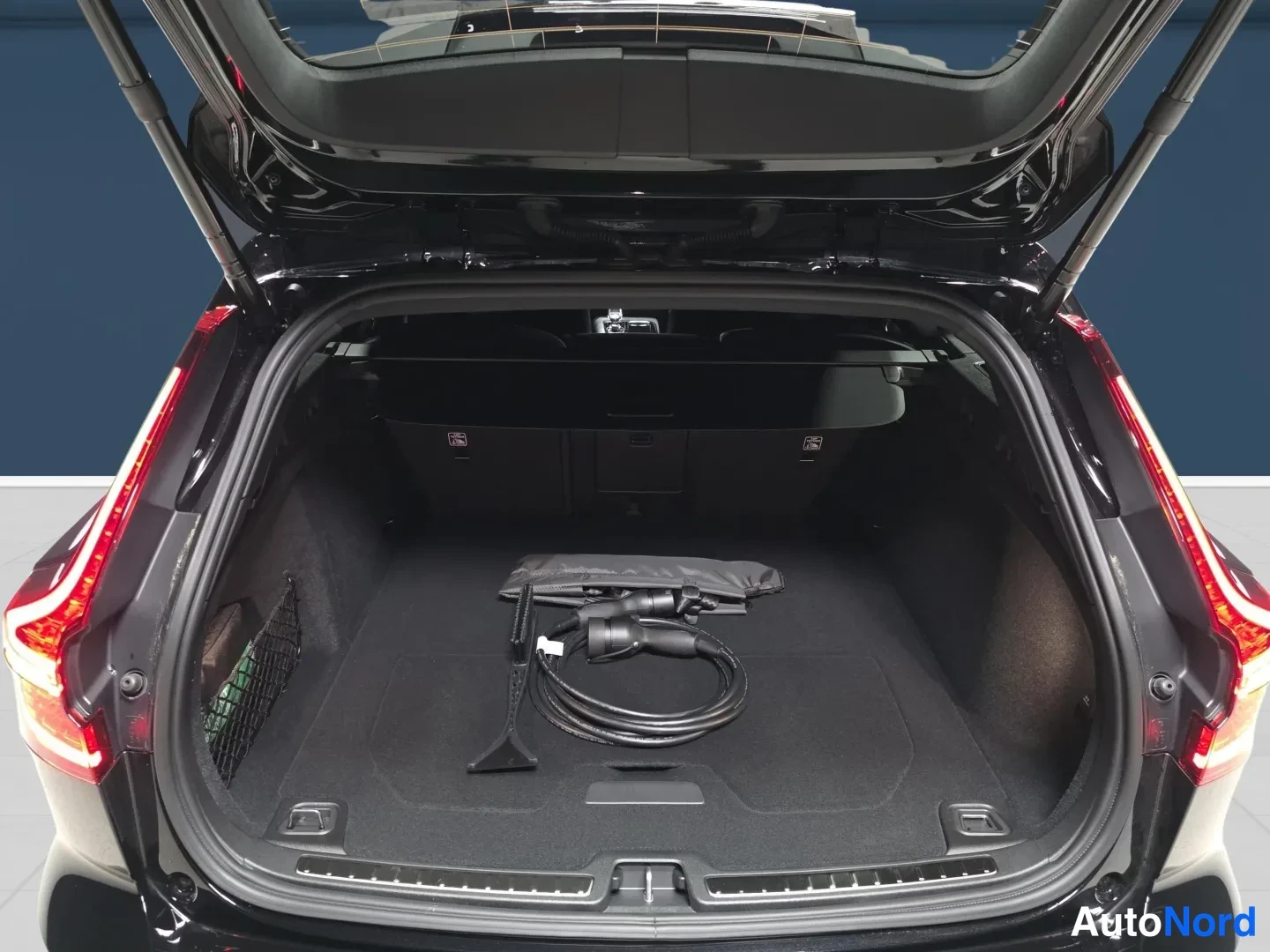 Black Volvo V60 2026, rear, photo 7