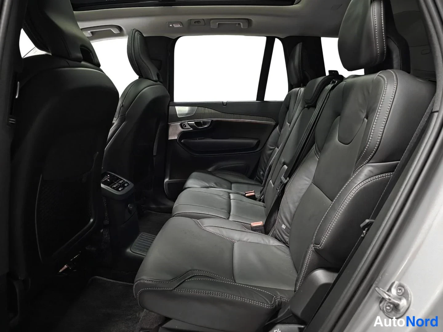 Harmaa Volvo XC90 2023, kuva 12