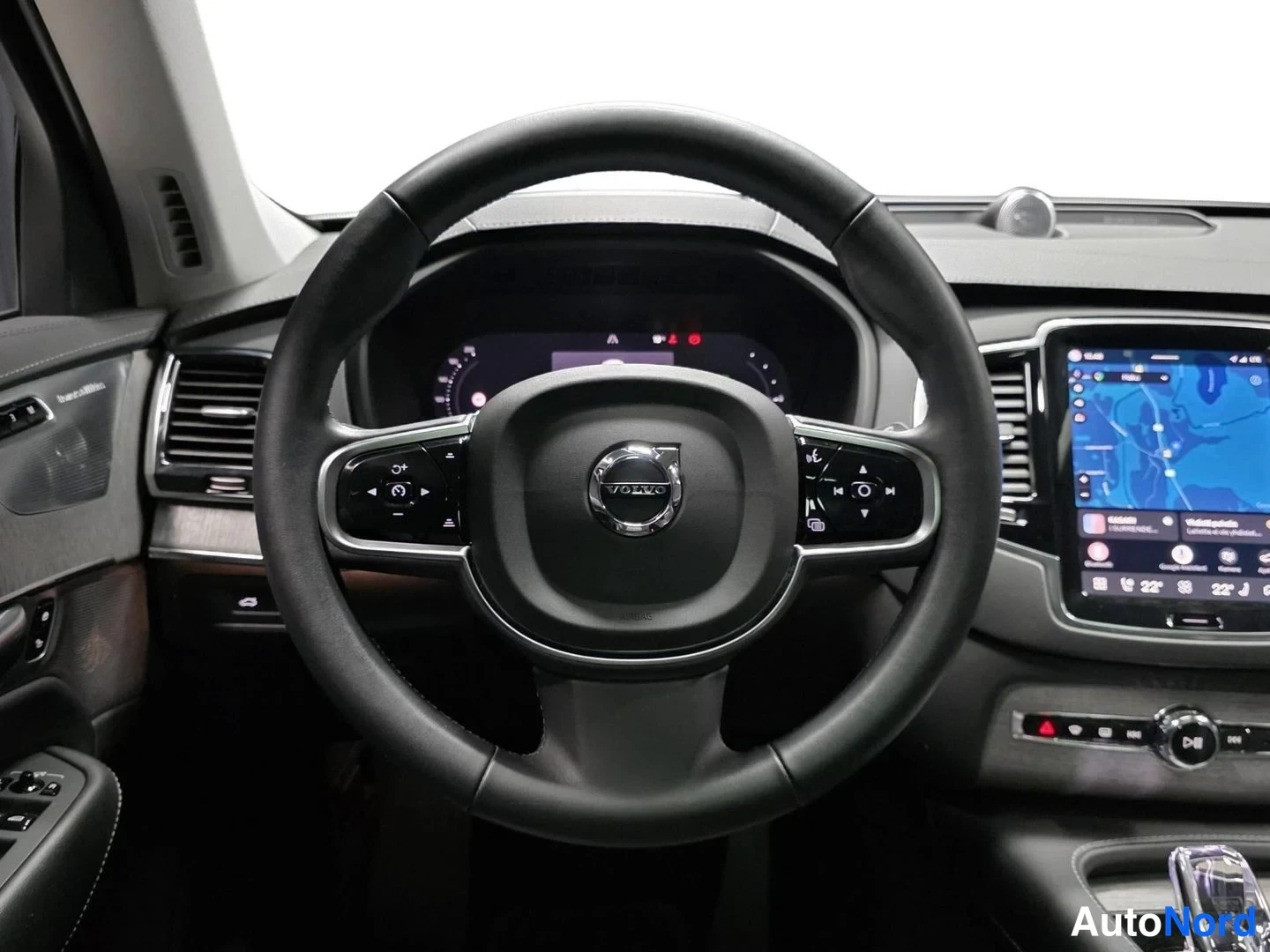 Harmaa Volvo XC90 2023, kuva 13