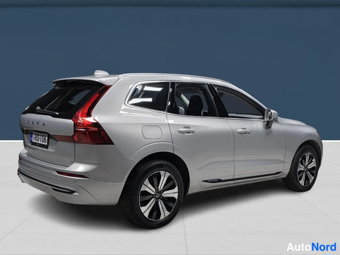 Hopea Volvo XC60 2024, takaviisto, kuva 5