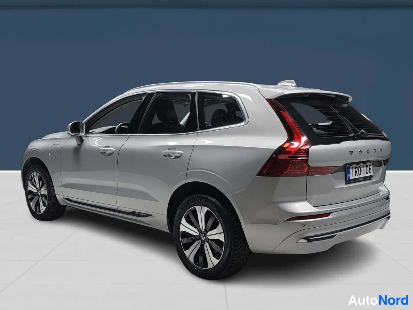 Hopea Volvo XC60 2024, takaviisto, kuva 6