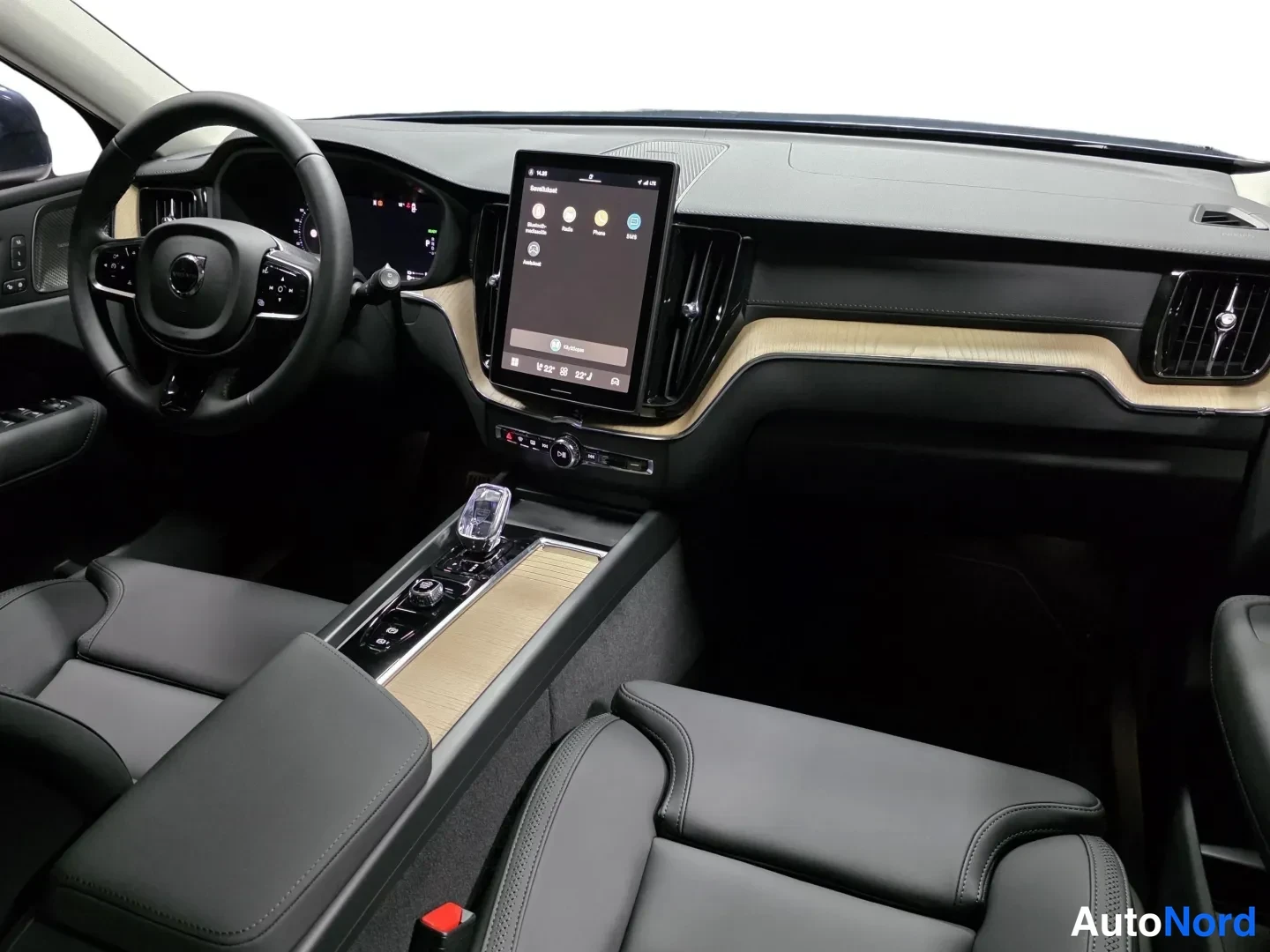Blå Volvo XC60 2027, bild 8