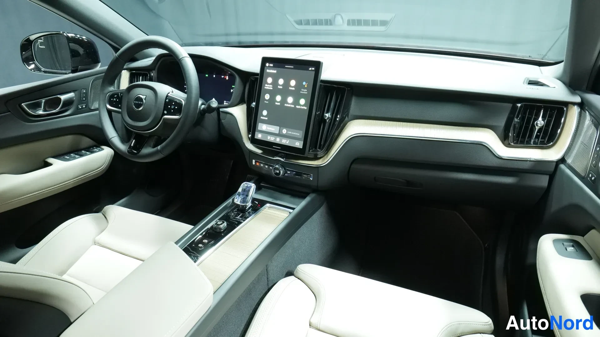 Ruskea Volvo XC60 2026, kuva 13