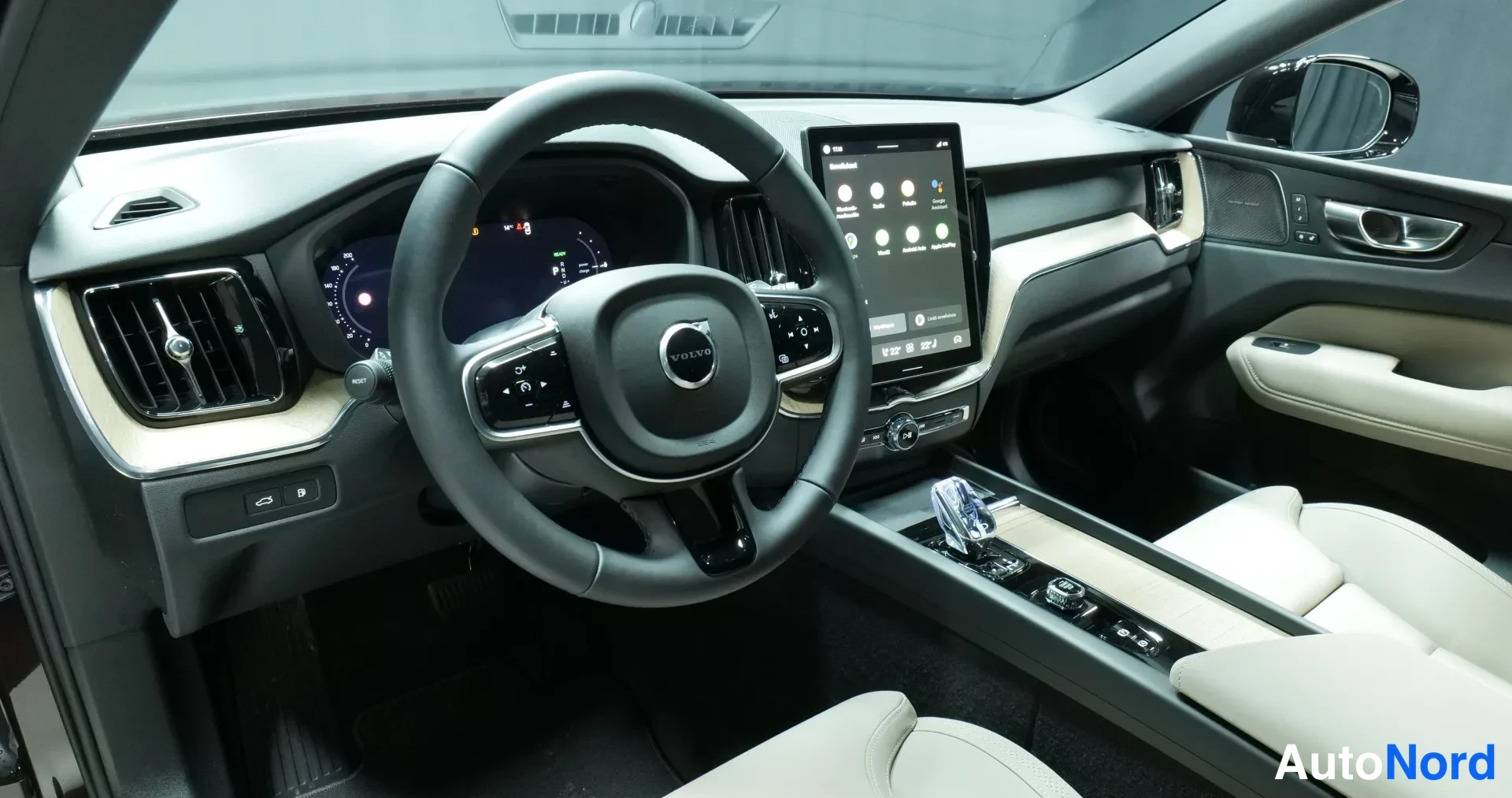 Ruskea Volvo XC60 2026, kuva 7