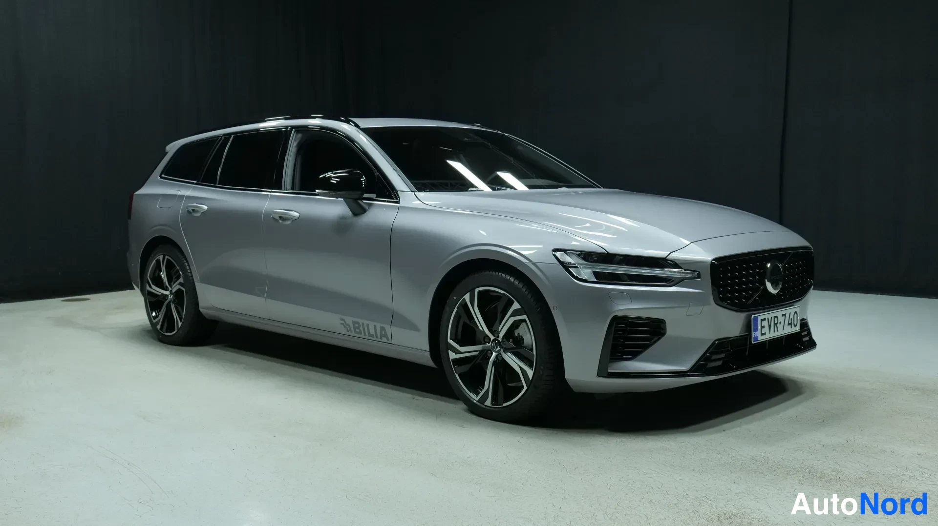 Volvo V60 T6 AWD Long Range Ultra Dark 2026