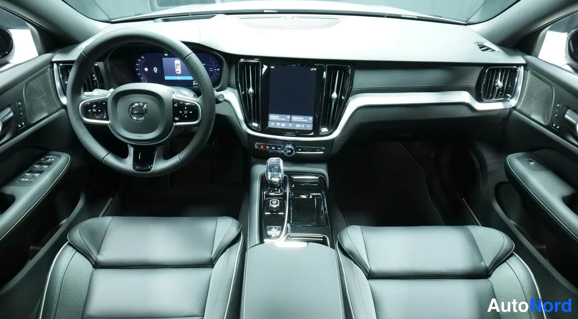 Harmaa Volvo V60 2026, kuva 9