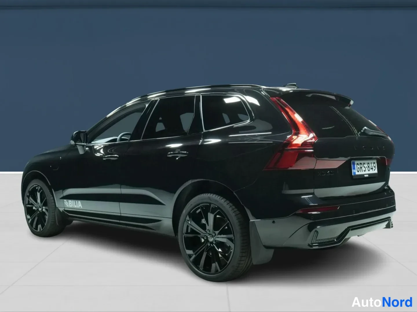 Musta Volvo XC60 2026, takaviisto, kuva 6