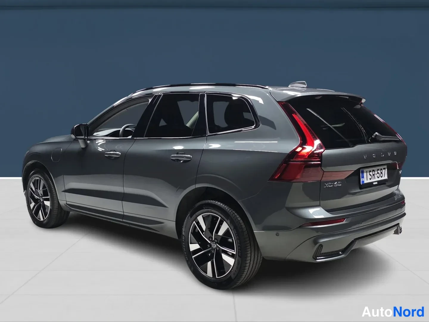 Vihreä Volvo XC60 2026, takaviisto, kuva 5
