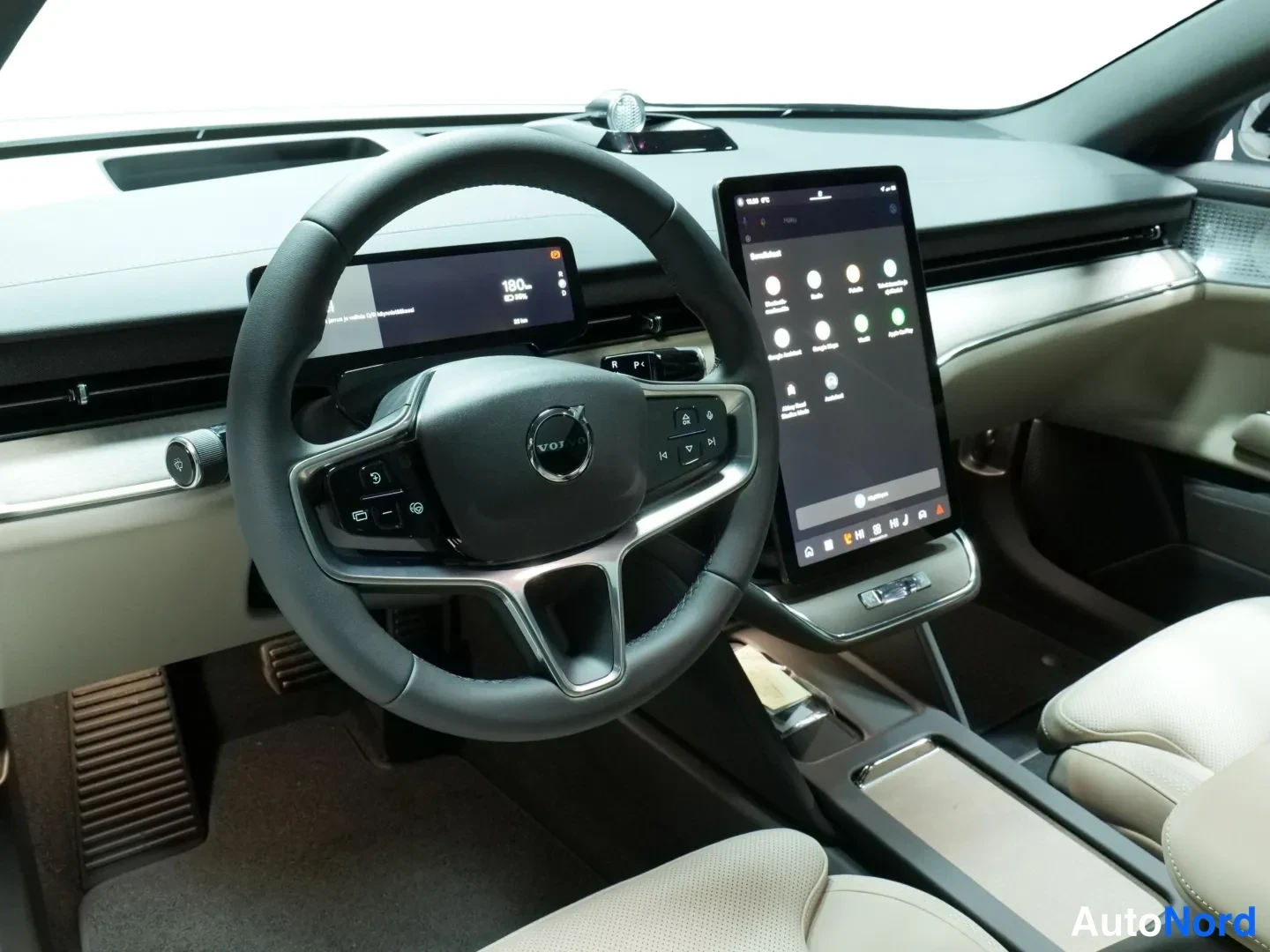 Valkoinen Volvo ES90 2026, kuva 8