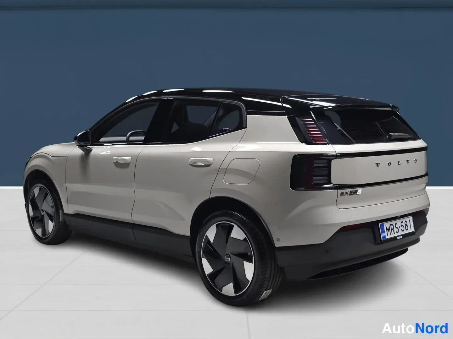 Beige Volvo EX30 2026, kuva 8