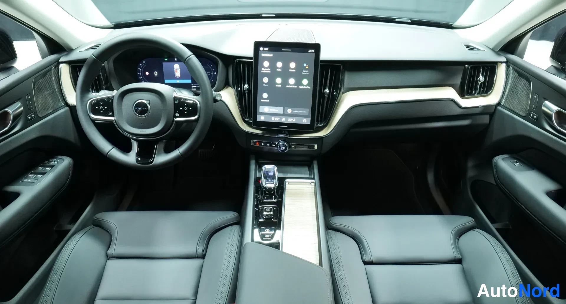 Musta Volvo XC60 2026, kuva 15