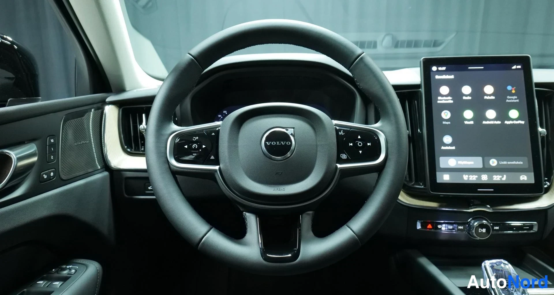 Musta Volvo XC60 2026, kuva 25