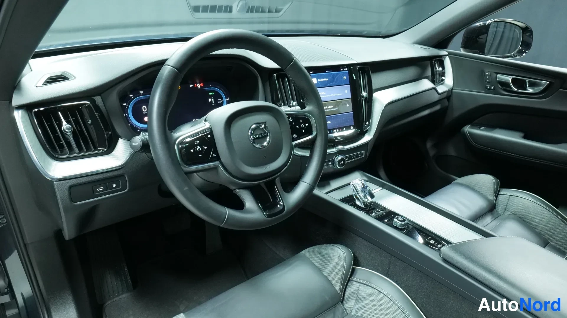 Blue Volvo XC60 2023, photo 11