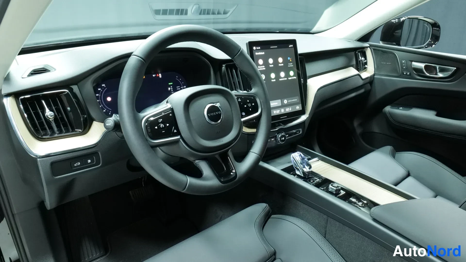 Musta Volvo XC60 2026, kuva 12