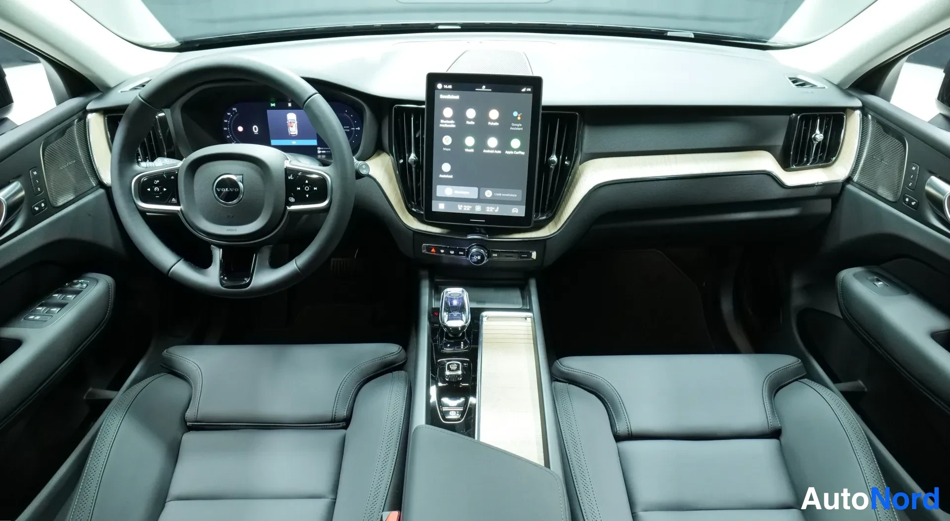 Musta Volvo XC60 2026, kuva 13