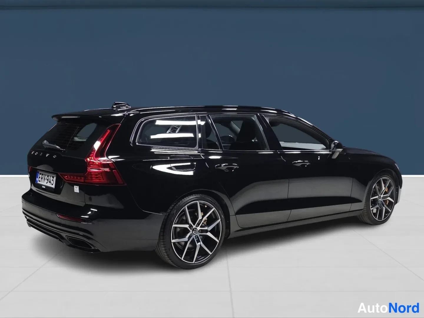 Black Volvo V60 2020, rear three-quarter, photo 4