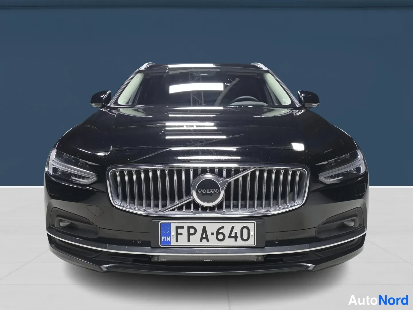 Black Volvo V90 2023, photo 3