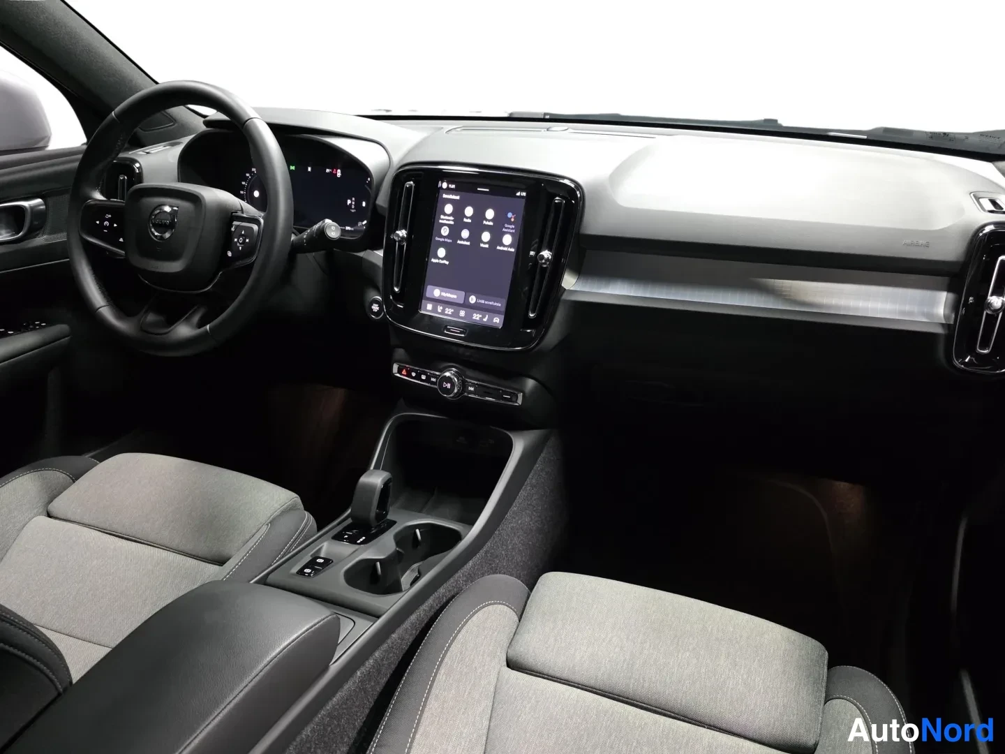 Grey Volvo XC40 2025, photo 16