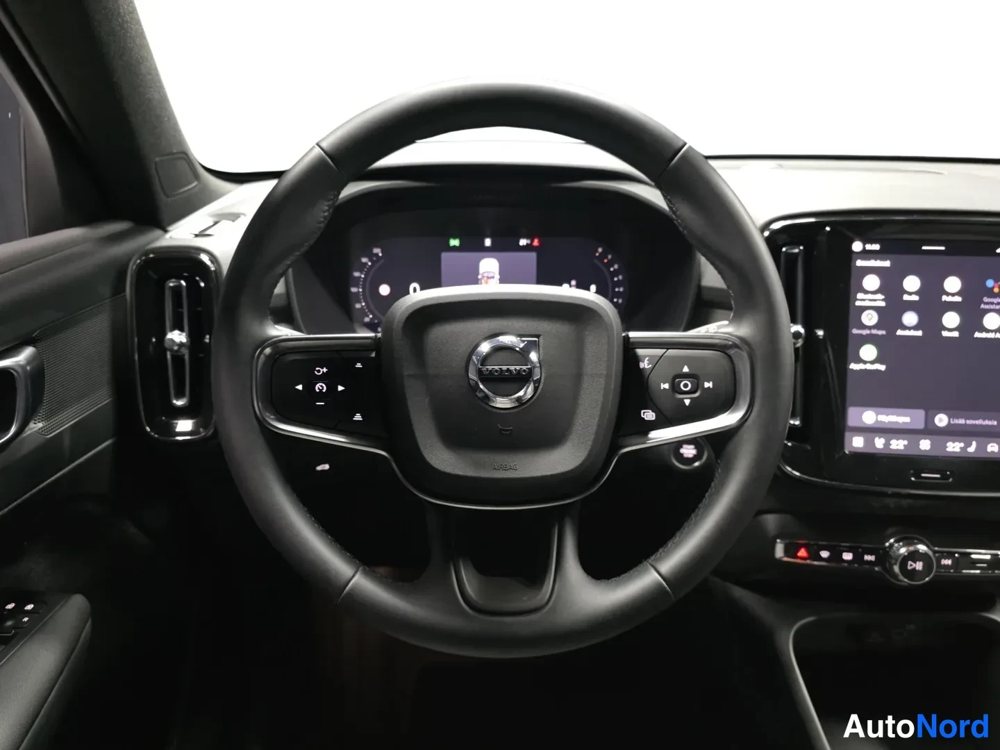 Grey Volvo XC40 2025, photo 14