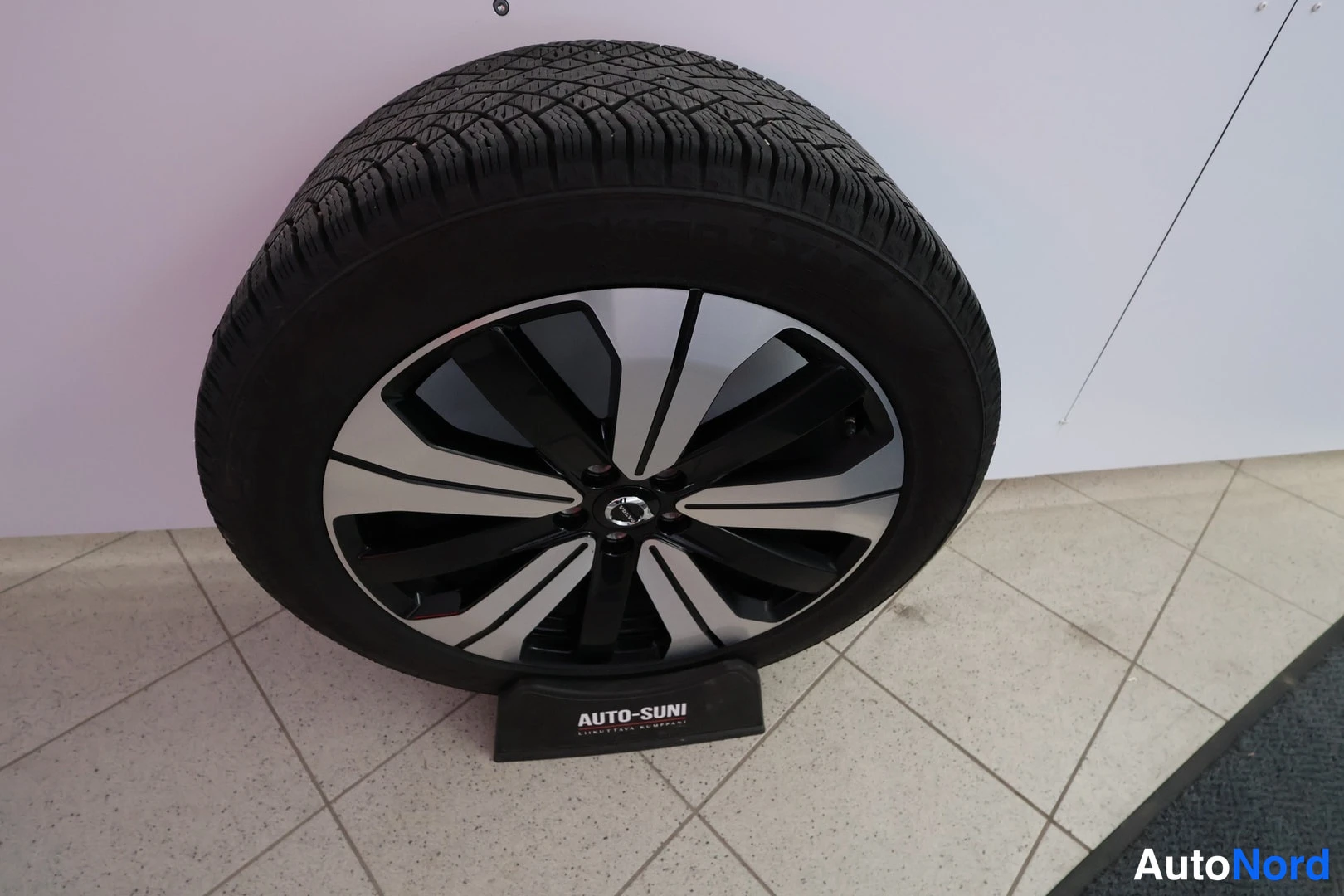 Valkoinen Volvo C40 2022, yksityiskohta, kuva 21