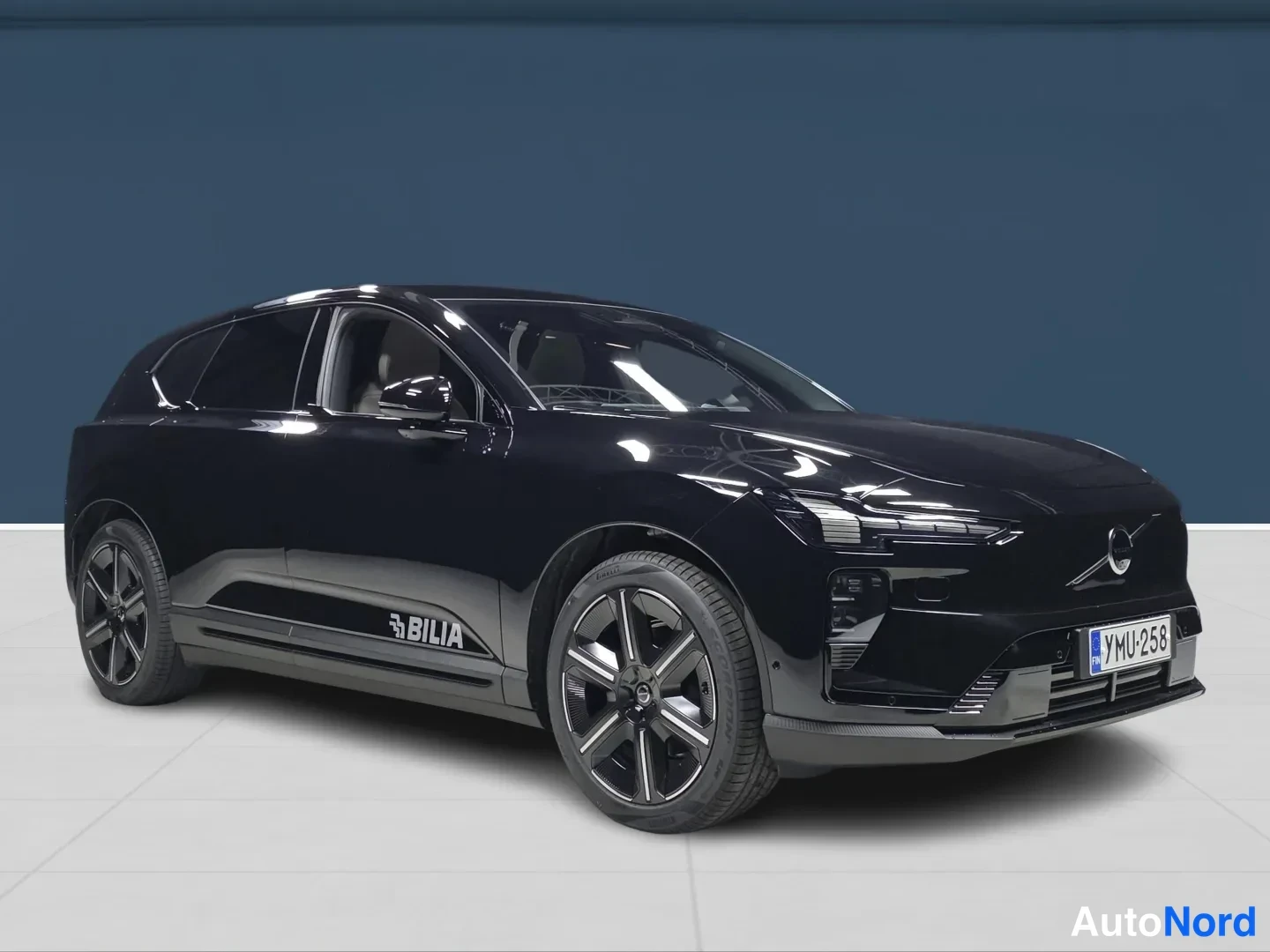 Musta Volvo EX60 2027, kuva 2