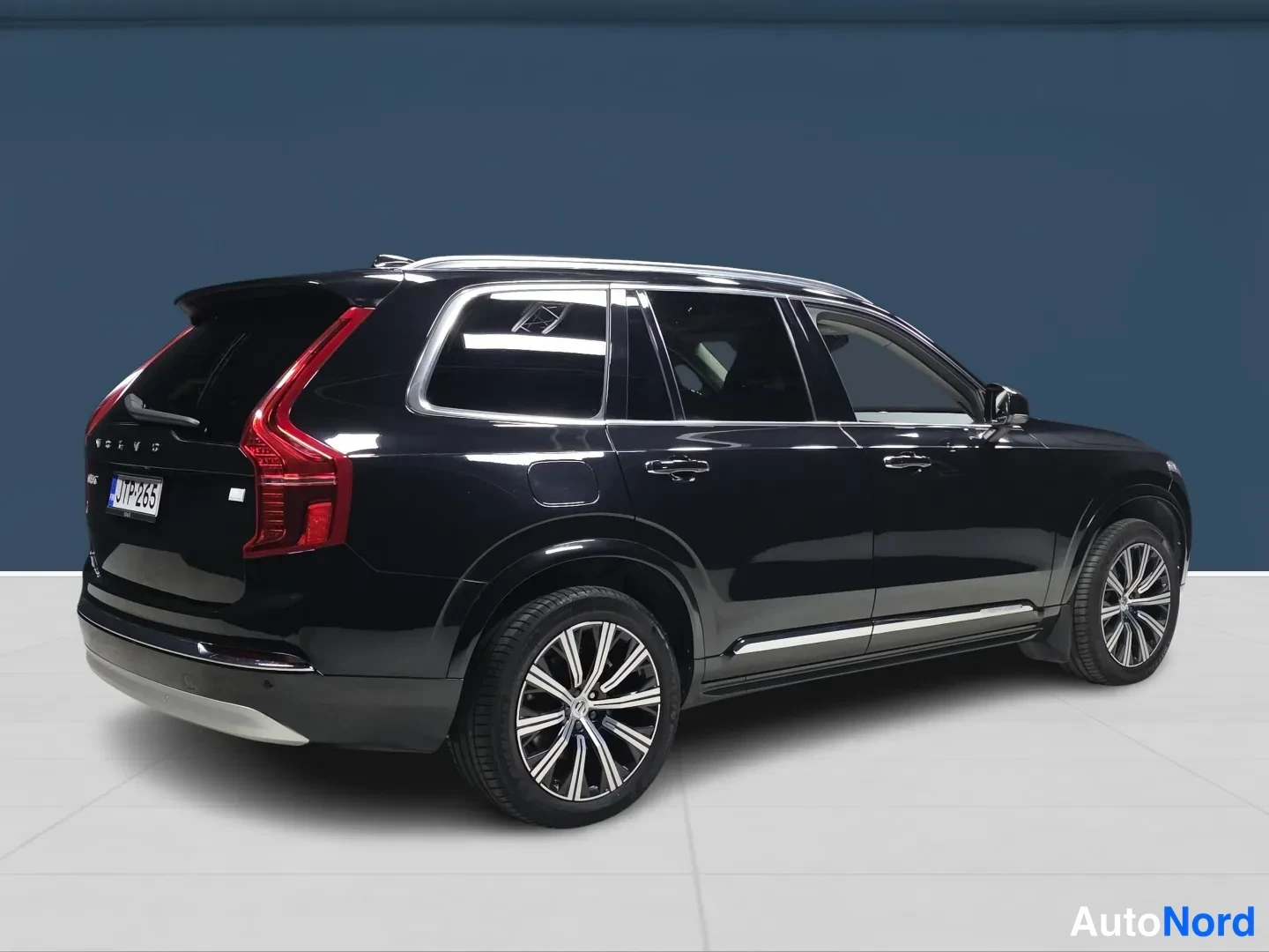 Musta Volvo XC90 2022, takaviisto, kuva 5