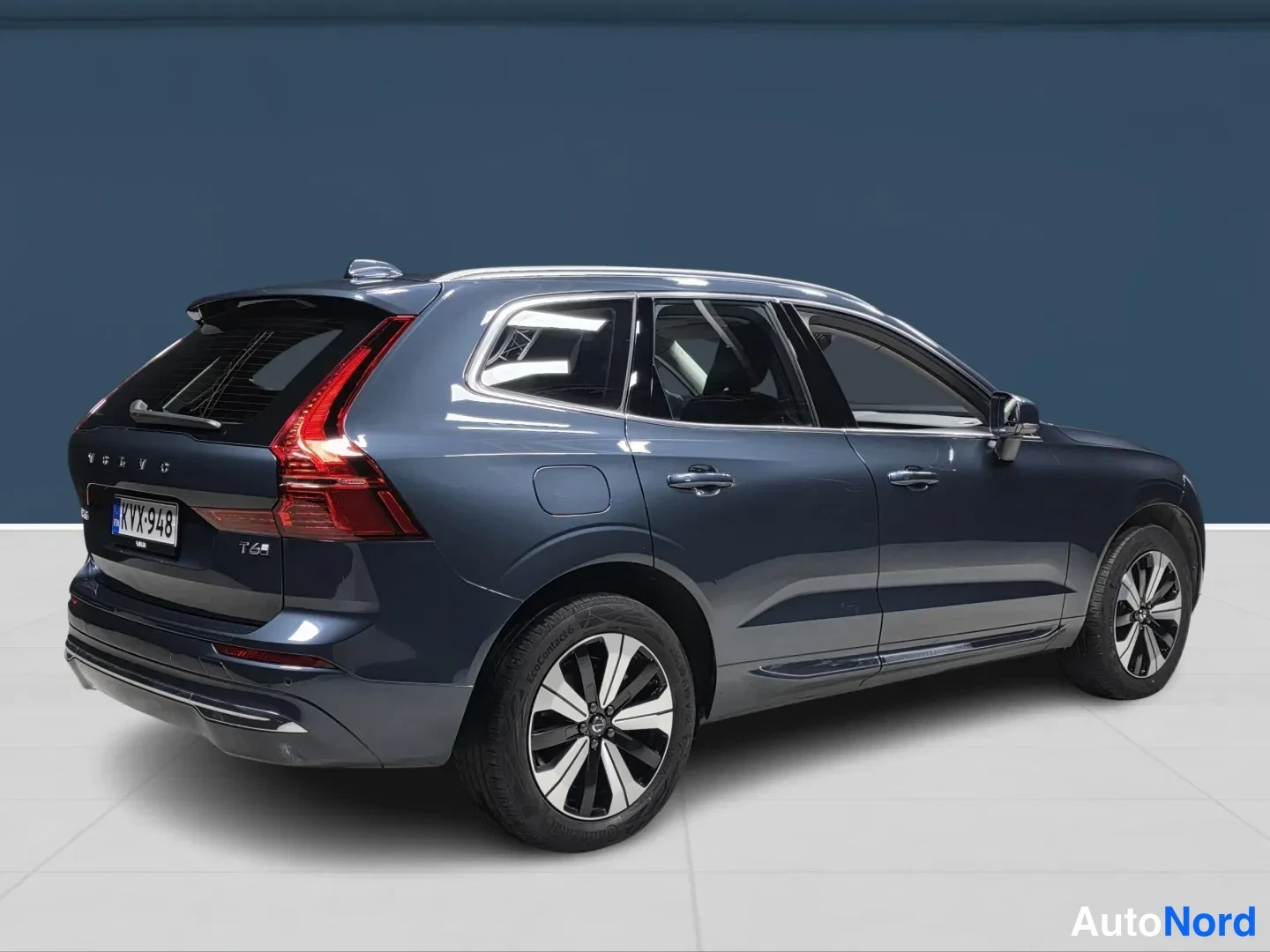 Sininen Volvo XC60 2025, takaviisto, kuva 4