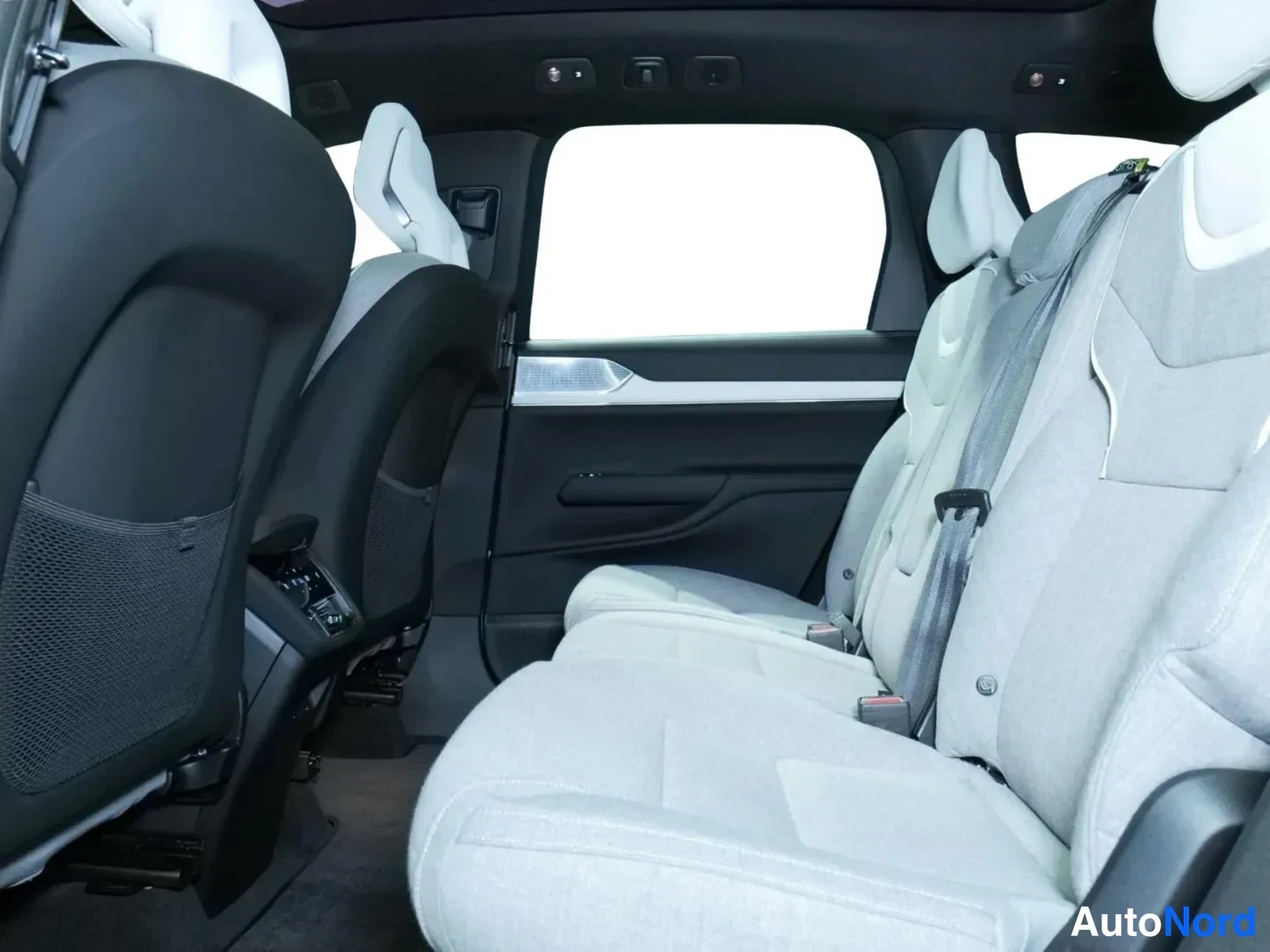 Grå Volvo EX90 2025, bild 10