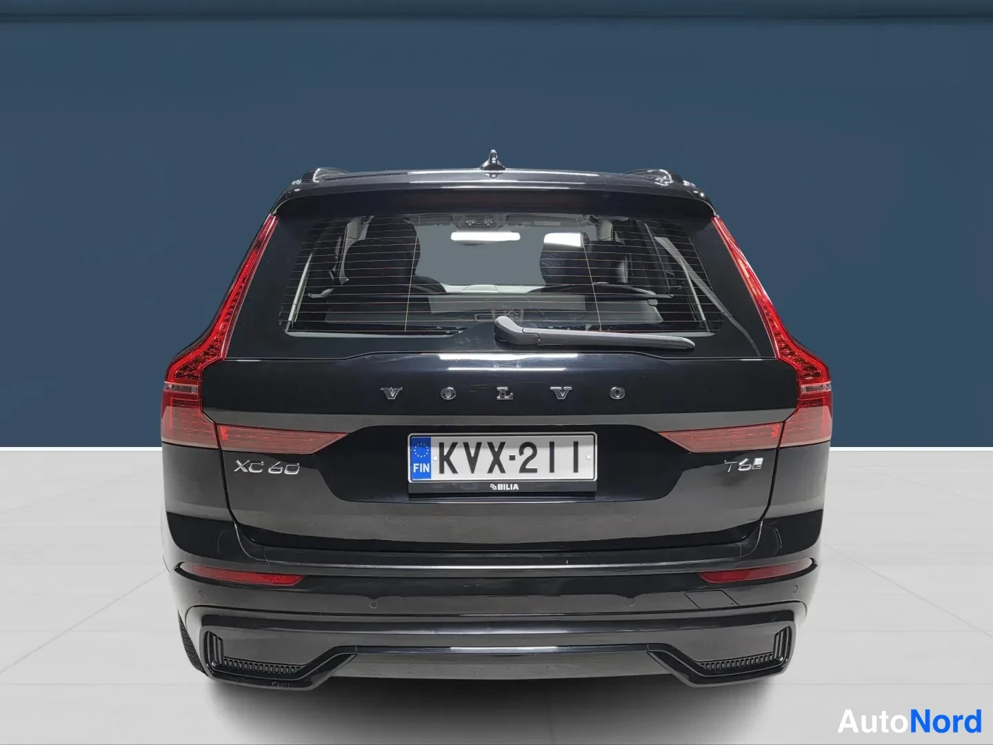 Musta Volvo XC60 2025, takaa, kuva 6