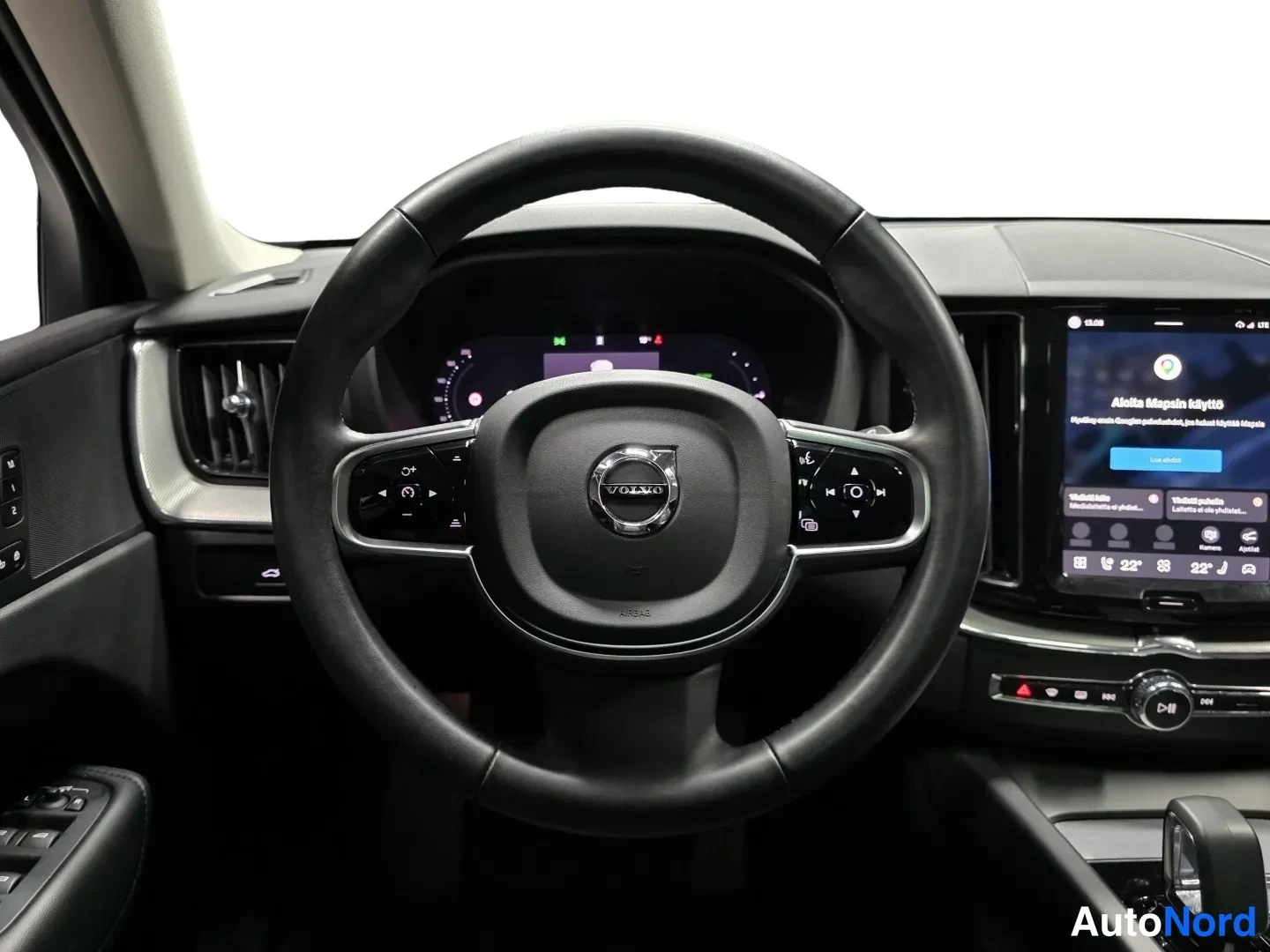 Musta Volvo XC60 2025, asiakirja, kuva 8