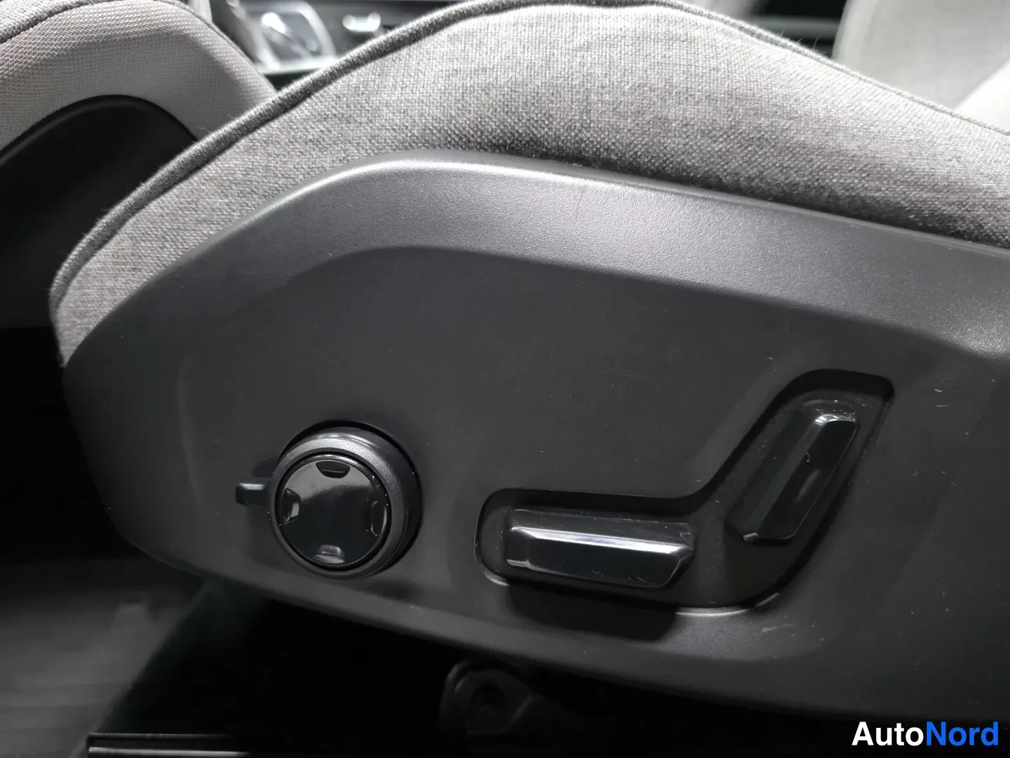 Blue Volvo XC60 2021, photo 17