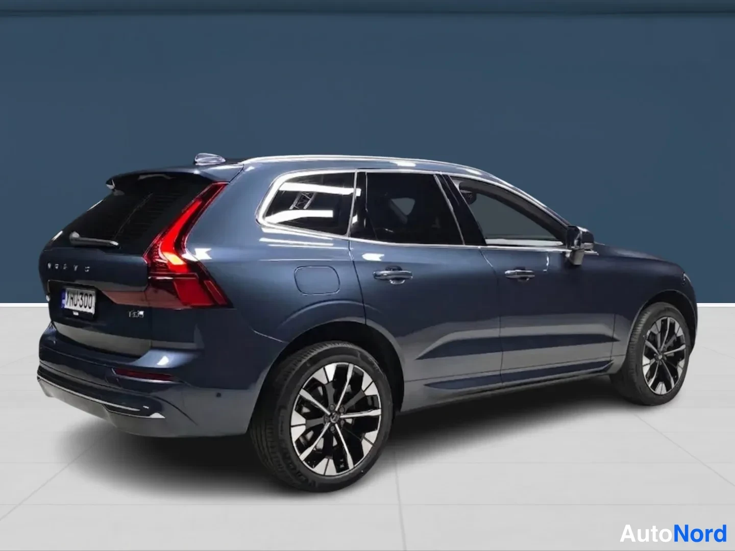 Sininen Volvo XC60 2027, takaviisto, kuva 4