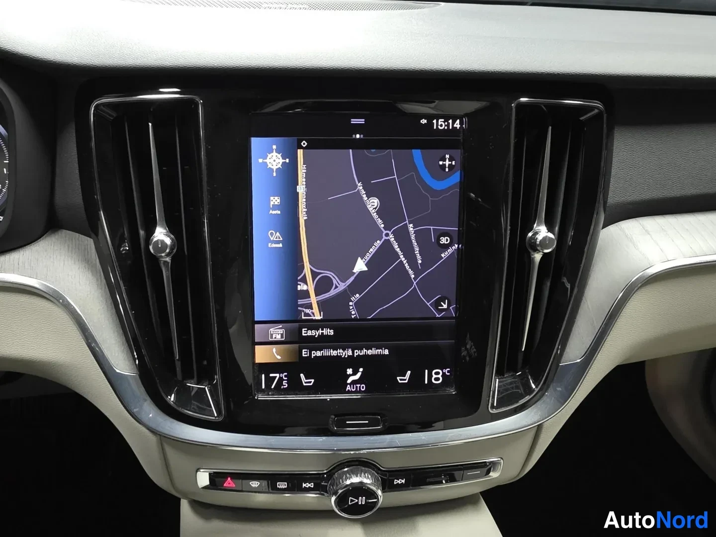 Grey Volvo V60 2021, photo 13