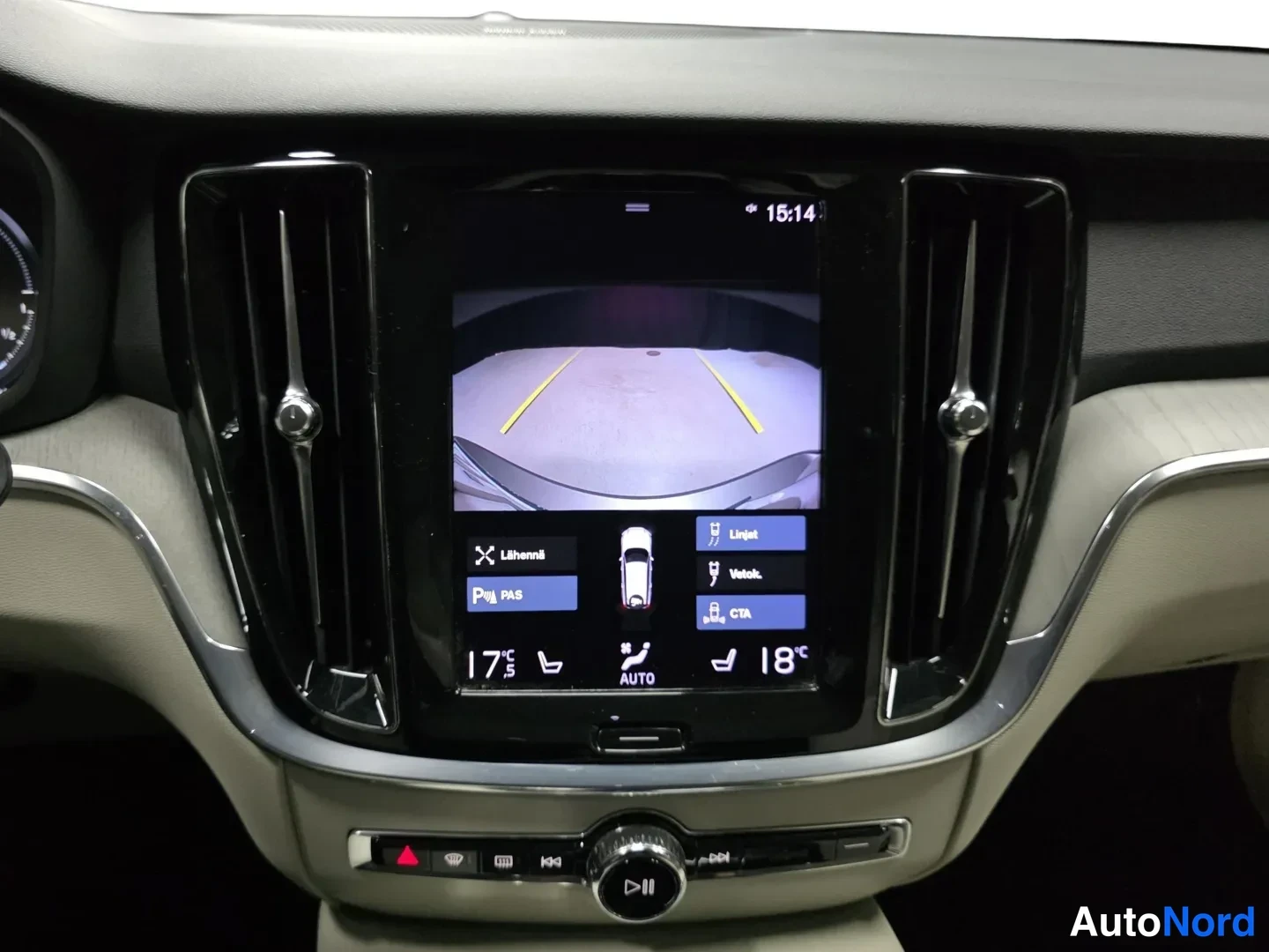 Grey Volvo V60 2021, photo 14