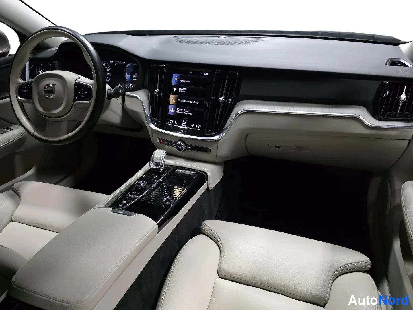 Grey Volvo V60 2021, photo 18