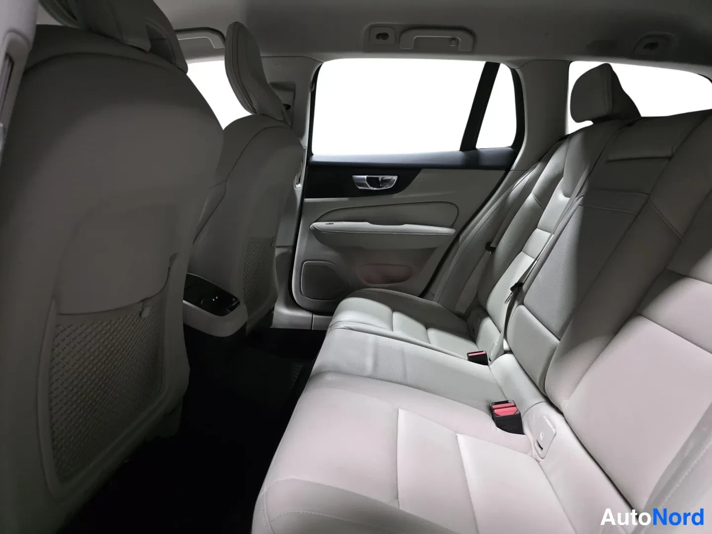 Grey Volvo V60 2021, photo 10