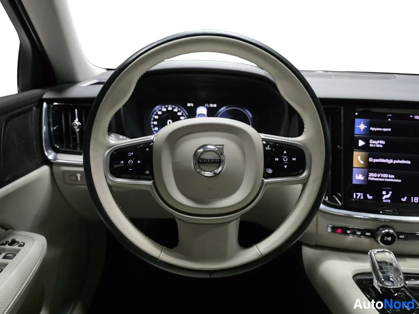 Grey Volvo V60 2021, photo 11