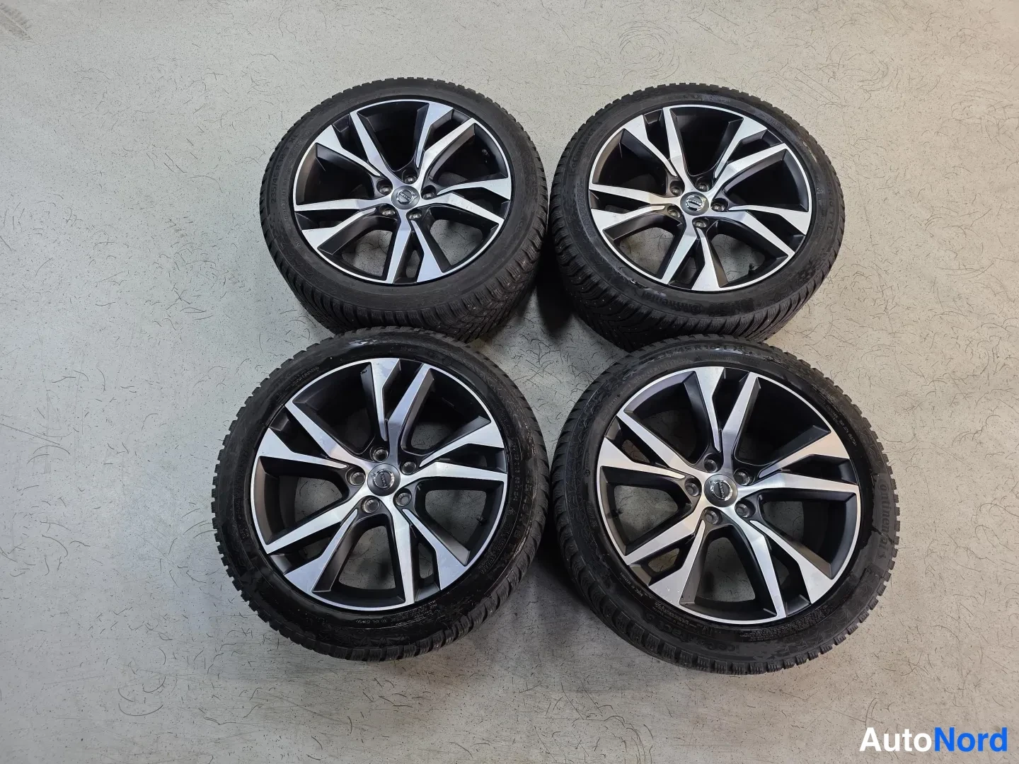 Black Volvo V60 2025, photo 12