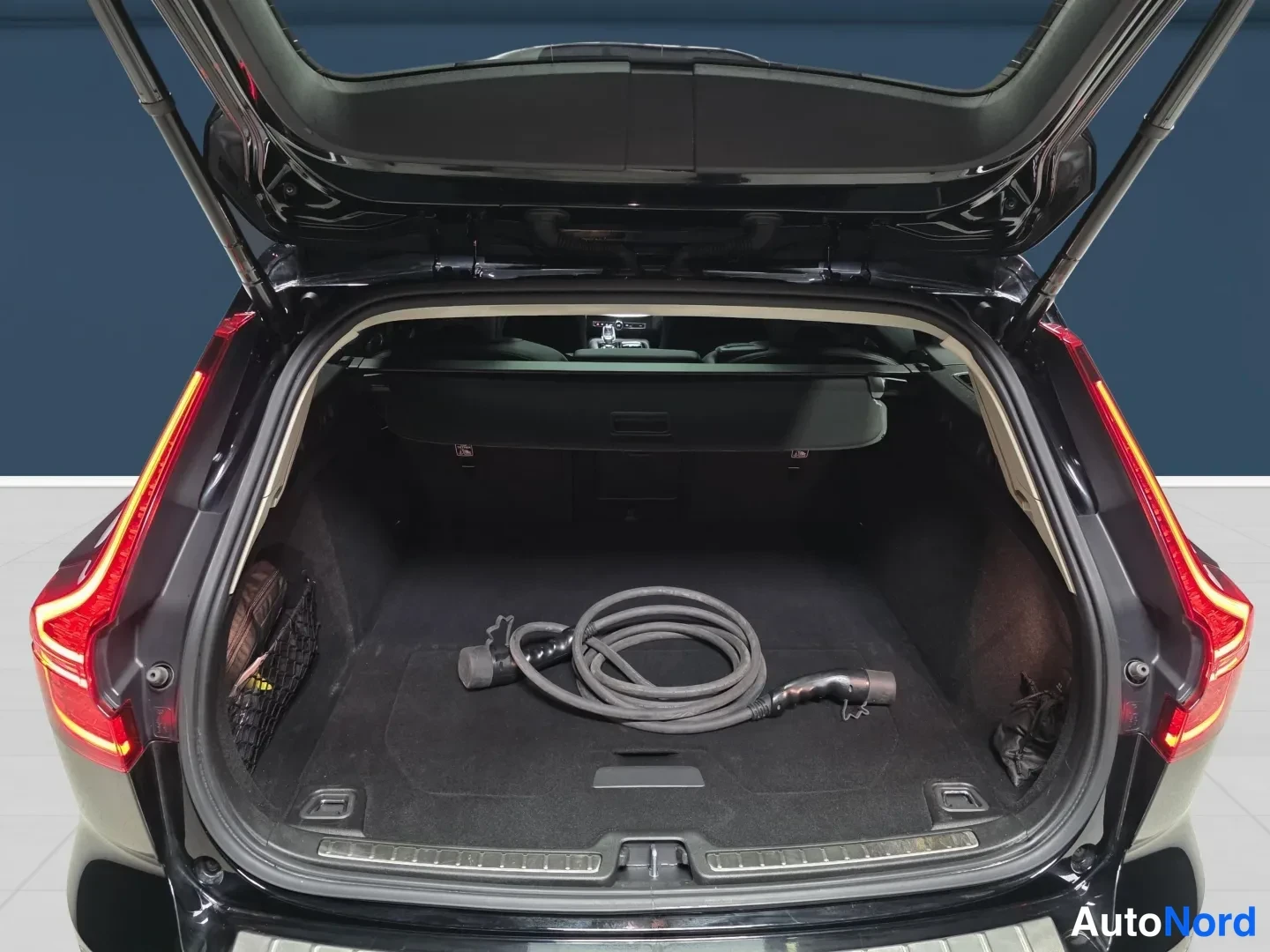 Black Volvo V60 2022, photo 11