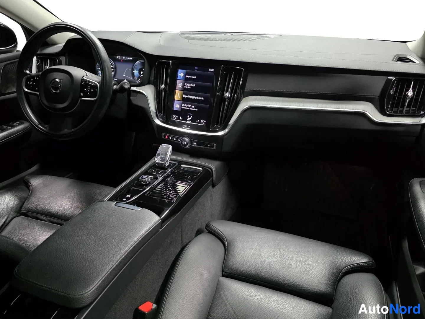 Black Volvo V60 2022, photo 17