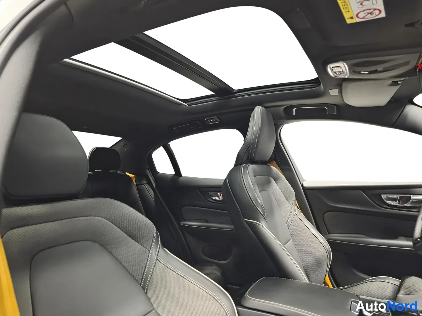White Volvo S60 2022, photo 18