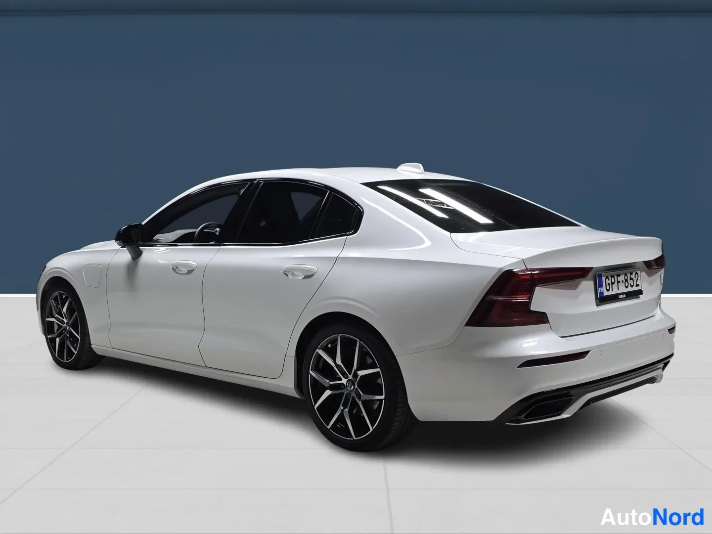 White Volvo S60 2022, photo 5