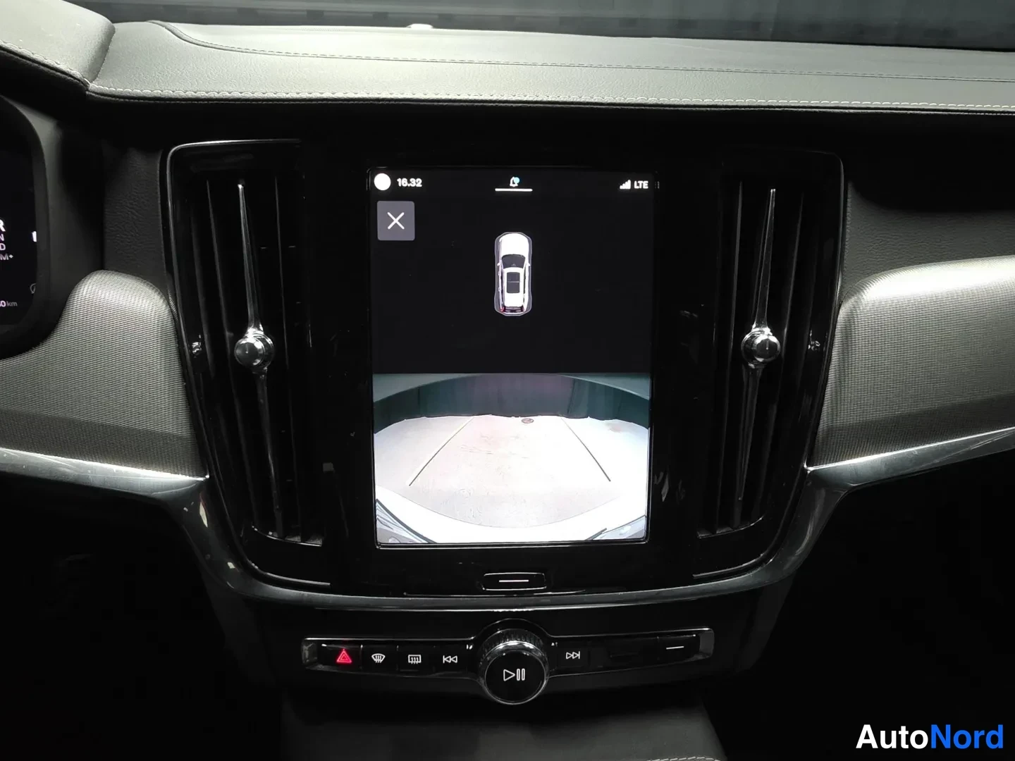 White Volvo V90 2022, cockpit, photo 8